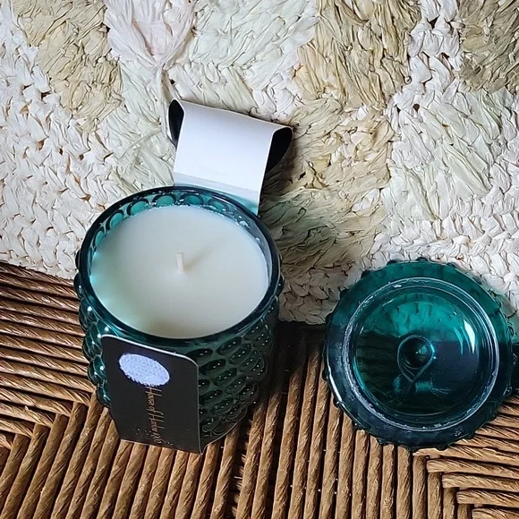 House of Harlow 1960 ocean jasper soy blend candle in a teal hobnail jar 10oz - Picture 9 of 11